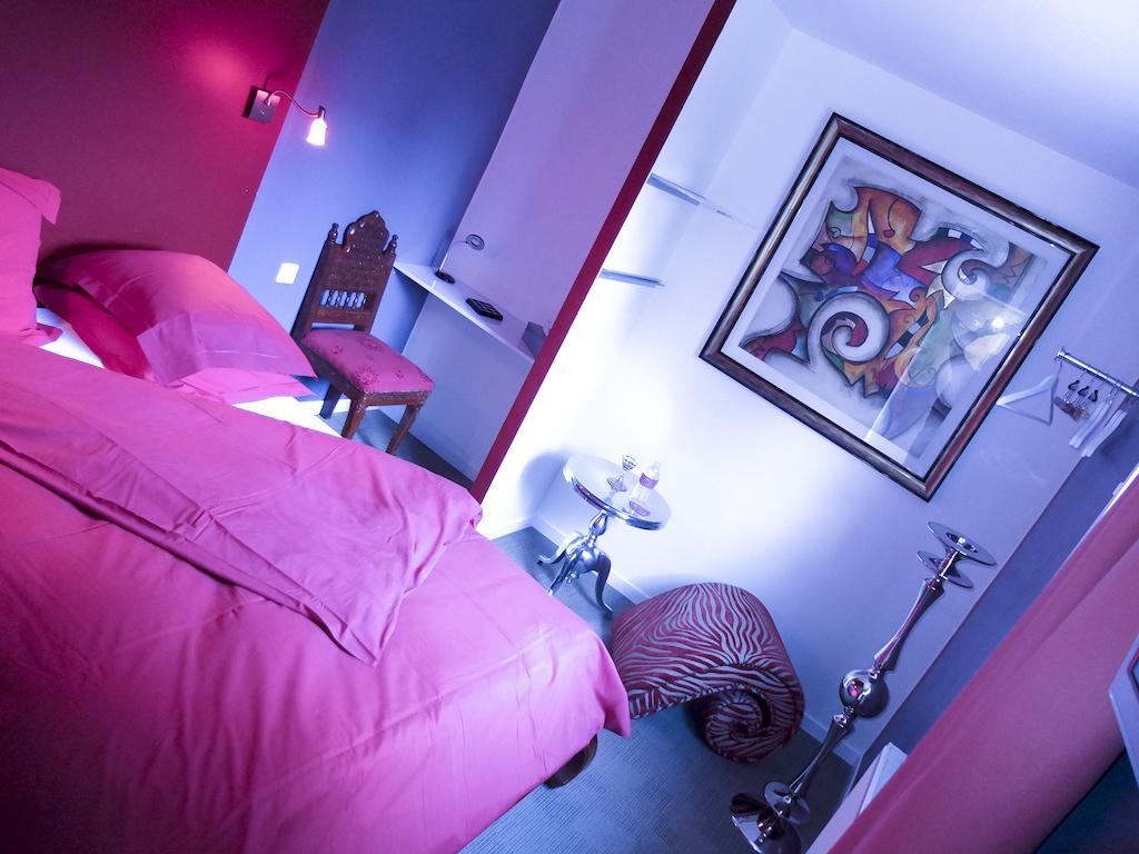 Hotel Au Fil De L'Eau - La Malate Besançon Oda fotoğraf